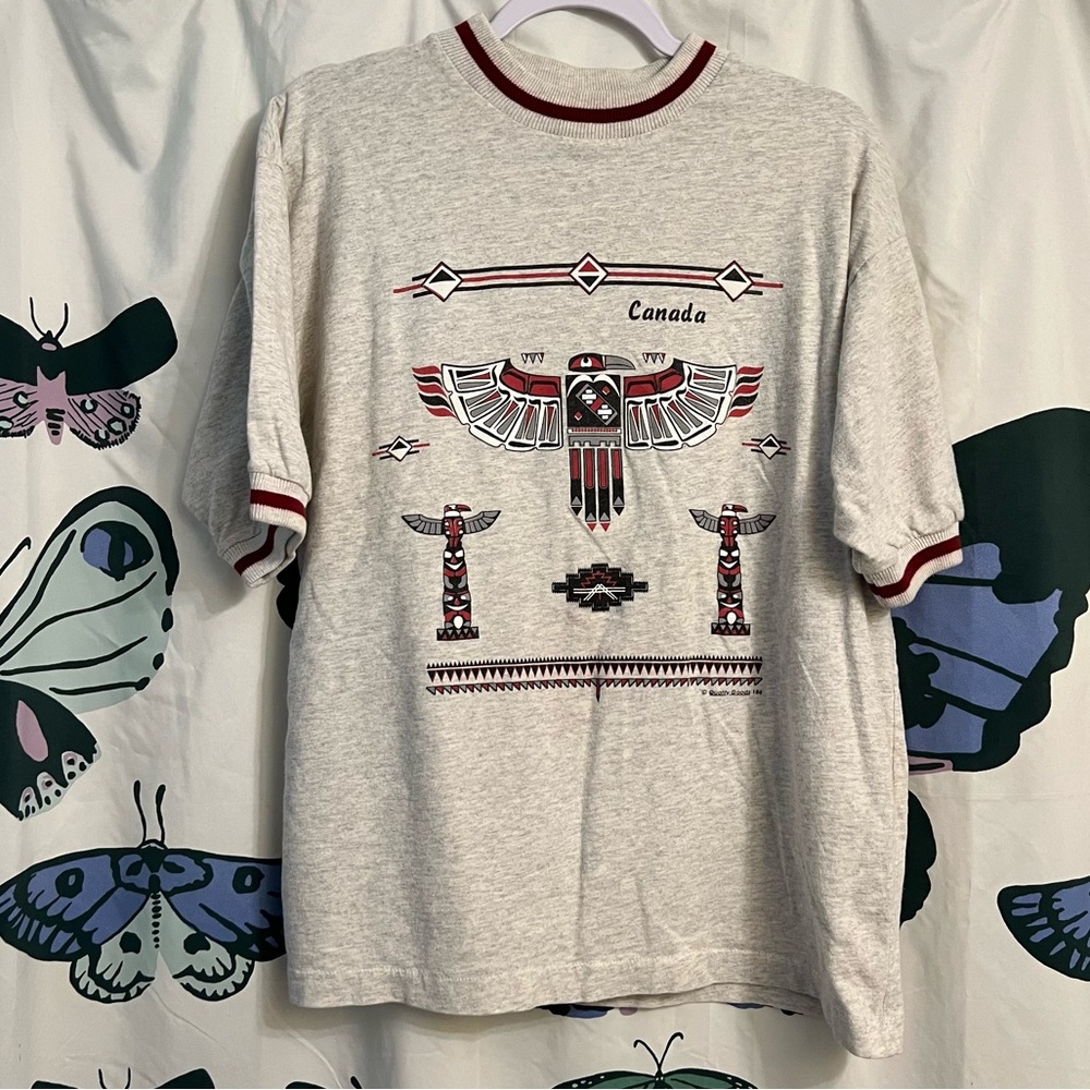 ❗️clearance-price firm❗️ Vintage Canada tribal tee